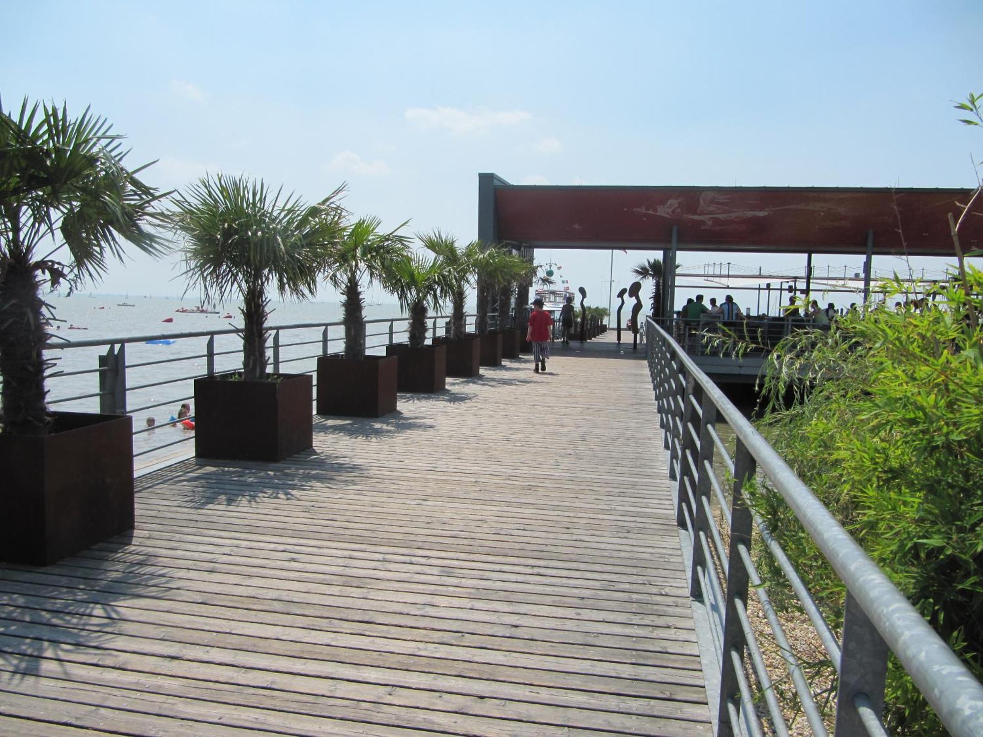 Pannonia Tower Hotel Парндорф Екстериор снимка