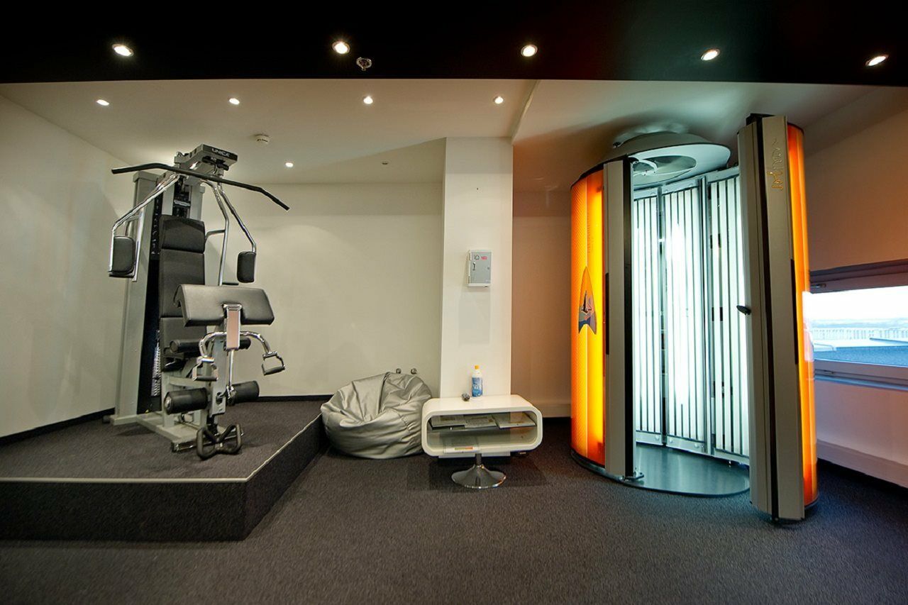 Pannonia Tower Hotel Парндорф Екстериор снимка